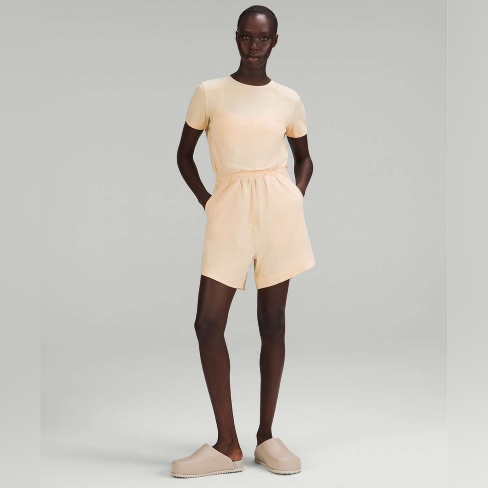 Lululemon Athletica Lightweight High-Neck Romper Size 10 NWT color: Prosecco